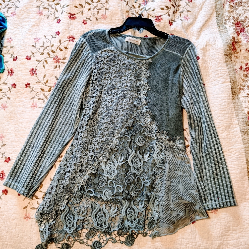 Beautiful Lace Detailed Top